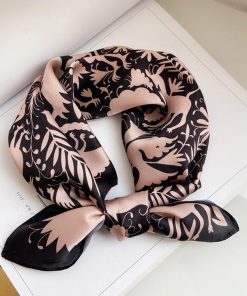 正方形 総柄 薄手 ハンカチ バッグチャーム バンダナ バッグスカーフ レディース スカーフ ヘアアクセ レトロ お弁当 アクセサリー i